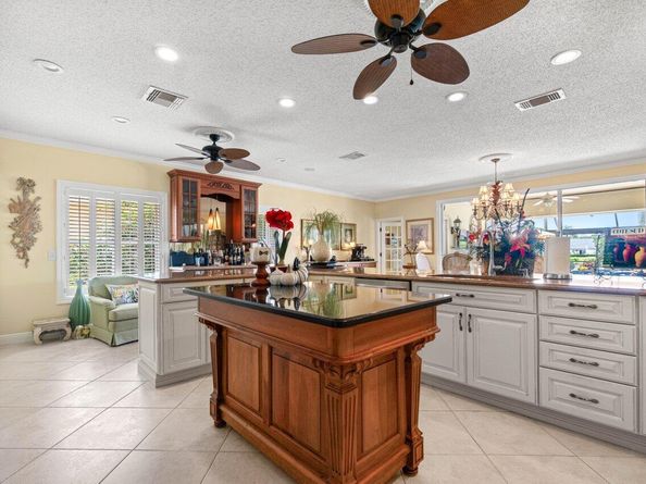 33 Rabbits Run Run, Palm Beach Gardens FL 33418