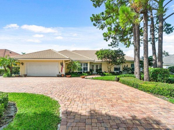 33 Rabbits Run Run, Palm Beach Gardens FL 33418