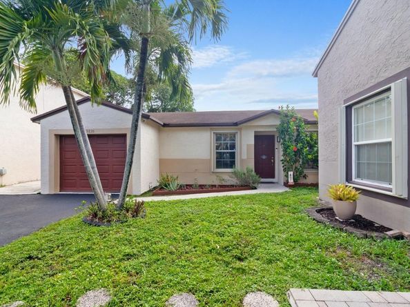 19835 NW 64th Pl, Hialeah FL 33015