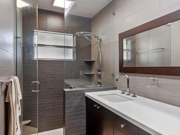 19835 NW 64th Pl, Hialeah FL 33015