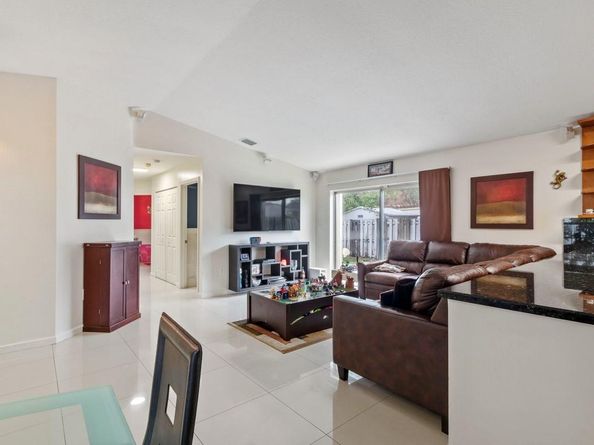 19835 NW 64th Pl, Hialeah FL 33015