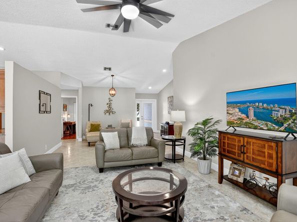 7337 Texas Trail, Boca Raton FL 33487