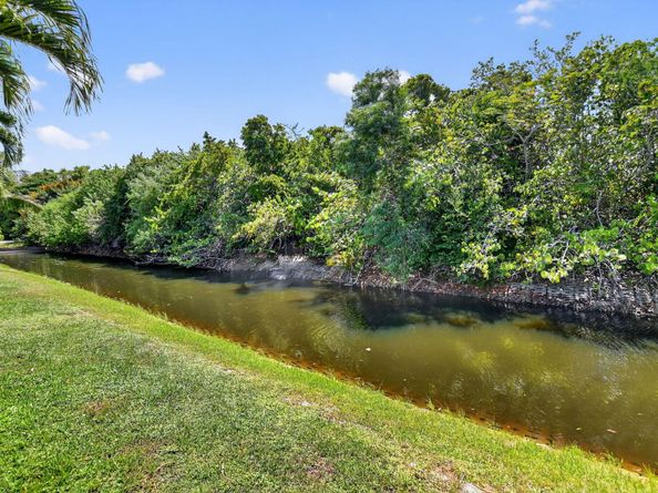 7337 Texas Trail, Boca Raton FL 33487