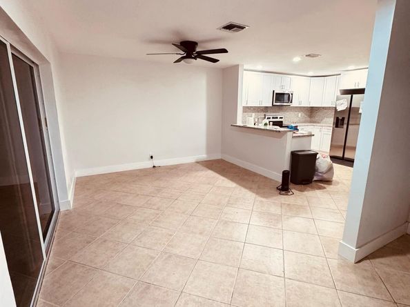7101 NW 78th Ter, Tamarac FL 33321