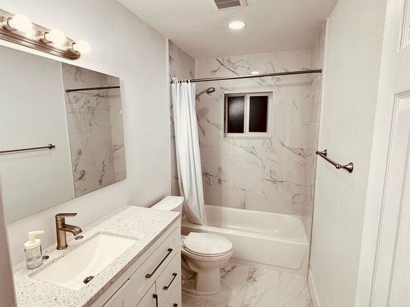 7101 NW 78th Ter, Tamarac FL 33321