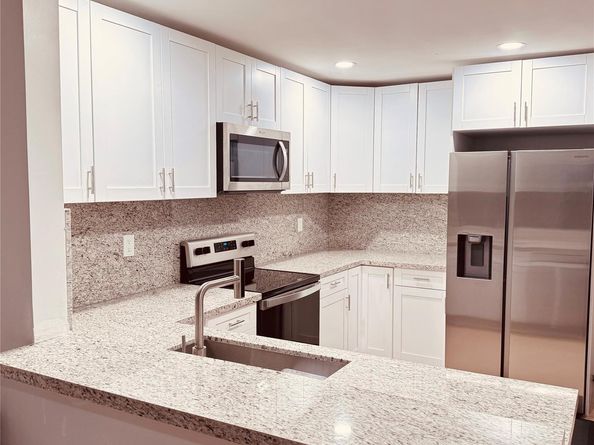 7101 NW 78th Ter, Tamarac FL 33321