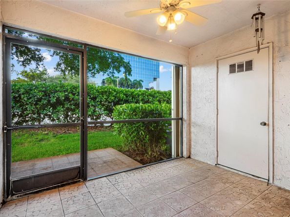 9625 Riverside Dr 4D, Coral Springs FL 33071