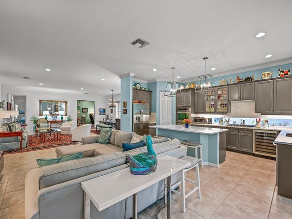 195 Via Condado Way, Palm Beach Gardens FL 33418