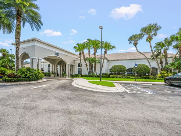 195 Via Condado Way, Palm Beach Gardens FL 33418