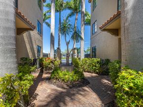 120 Via Villagio, Hypoluxo FL 33462