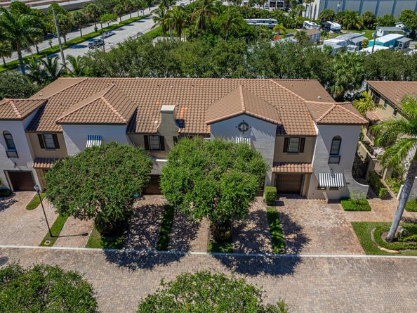 120 Via Villagio, Hypoluxo FL 33462