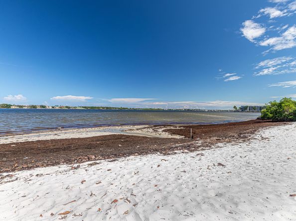 120 Via Villagio, Hypoluxo FL 33462