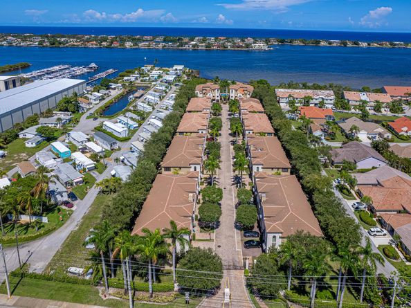 120 Via Villagio, Hypoluxo FL 33462