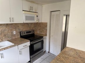 8280 SW 44th St, Miami FL 33155