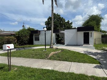 8280 SW 44th St