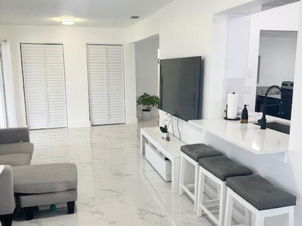 1902 SW Roma Way, Boynton Beach FL 33426
