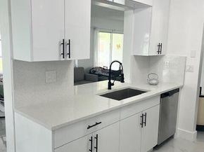 1902 SW Roma Way, Boynton Beach FL 33426