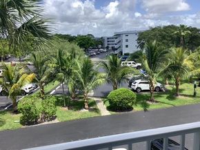 102 Royal Park Drive 3D, Oakland Park FL 33309