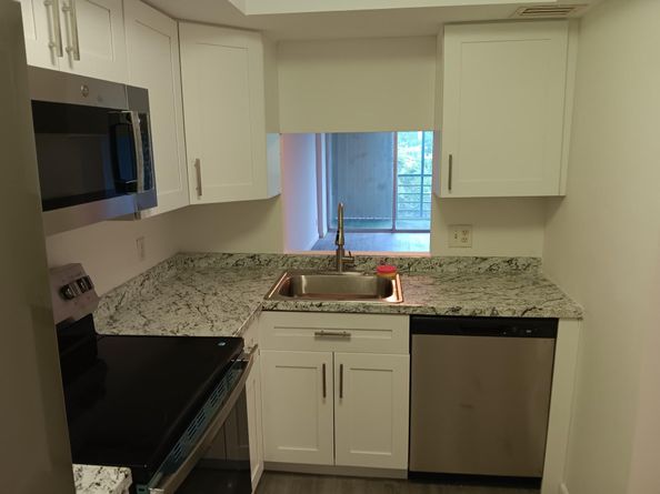 102 Royal Park Drive 3D, Oakland Park FL 33309