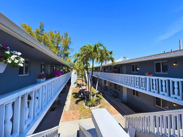 101-105 SE 26th St, Fort Lauderdale FL 33316
