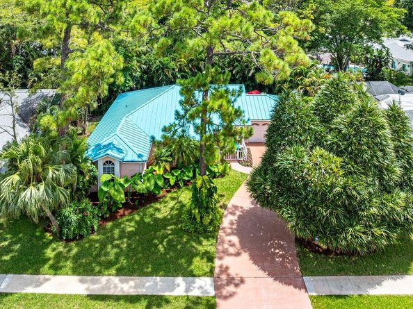13982 Paddock Drive, Wellington FL 33414