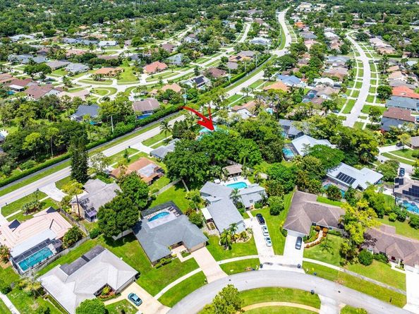 13982 Paddock Drive, Wellington FL 33414