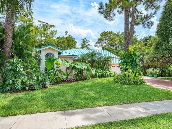 13982 Paddock Drive, Wellington FL 33414