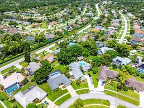 13982 Paddock Drive, Wellington FL 33414