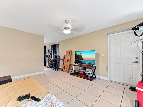 5810 SW 38th Court, Davie FL 33314
