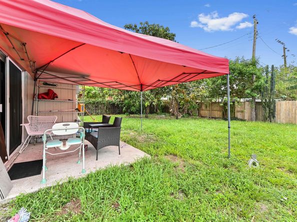 5810 SW 38th Court, Davie FL 33314