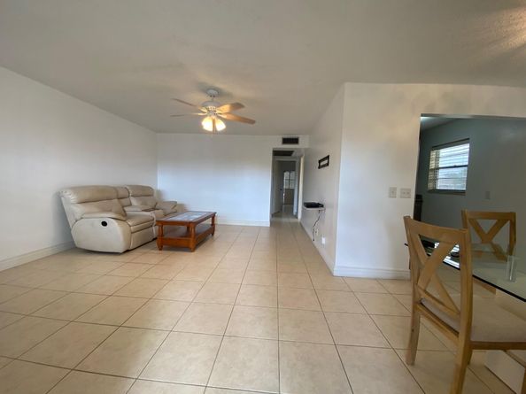 224 Chatham K, West Palm Beach FL 33417