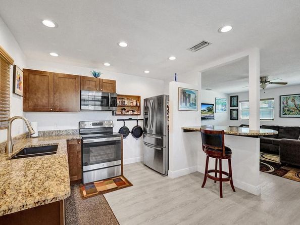 2907 Apalachee Road, Palm Springs FL 33406