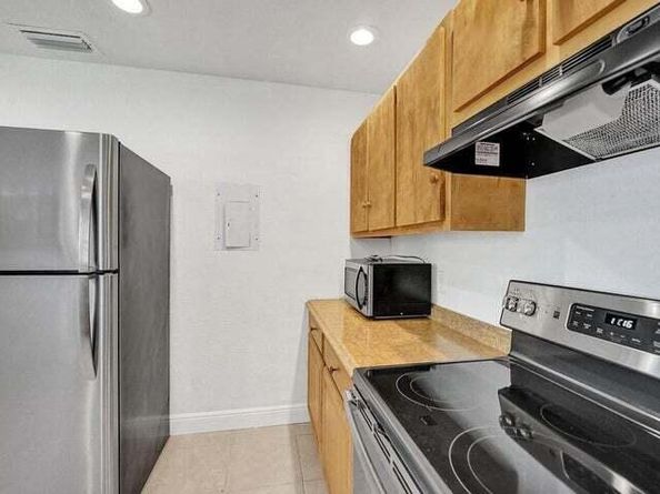 2907 Apalachee Road, Palm Springs FL 33406
