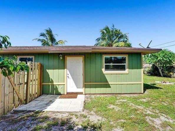 2907 Apalachee Road, Palm Springs FL 33406
