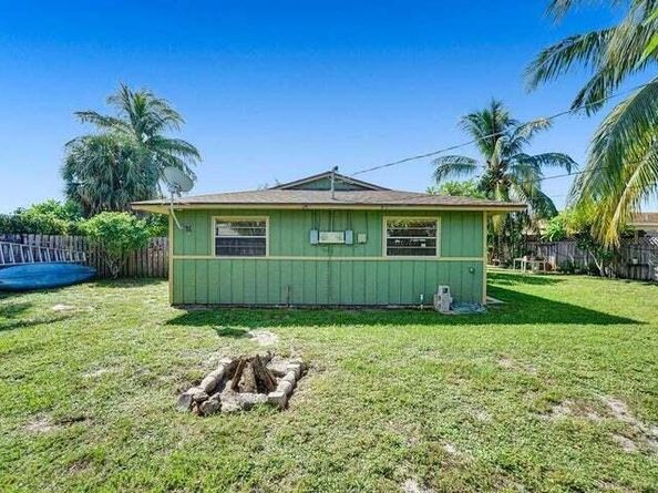 2907 Apalachee Road, Palm Springs FL 33406
