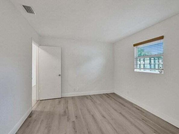2907 Apalachee Road, Palm Springs FL 33406