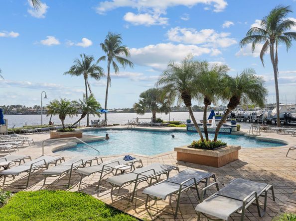 110 Yacht Club Way 104, Hypoluxo FL 33462