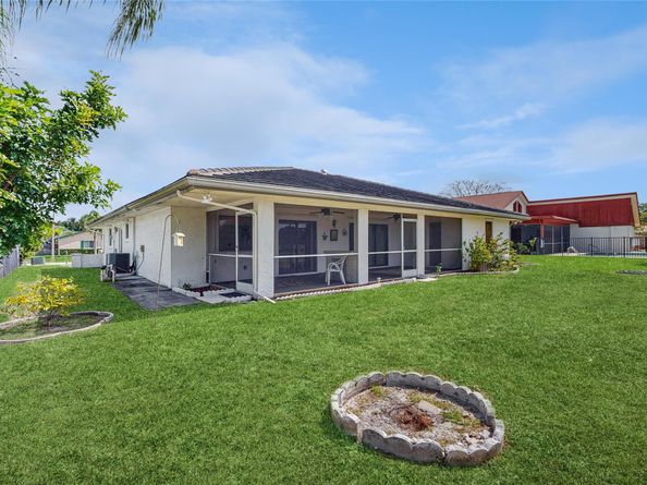109 Rivera Ave, Royal Palm Beach FL 33411