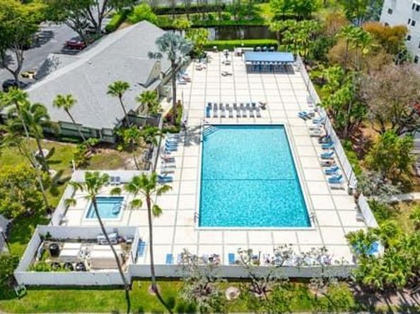 2228 N Cypress Bend Dr 210, Pompano Beach FL 33069