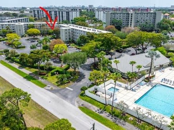 2228 N Cypress Bend Dr 210, Pompano Beach FL 33069
