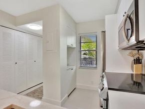 2228 N Cypress Bend Dr 210, Pompano Beach FL 33069