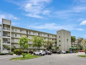 2228 N Cypress Bend Dr 210, Pompano Beach FL 33069
