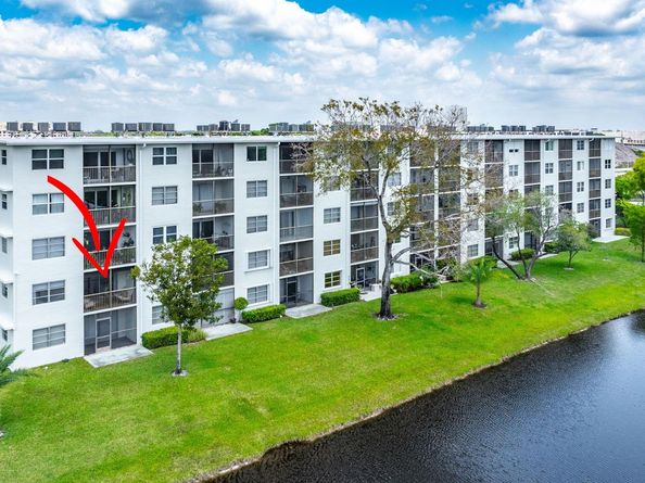 2228 N Cypress Bend Dr 210, Pompano Beach FL 33069