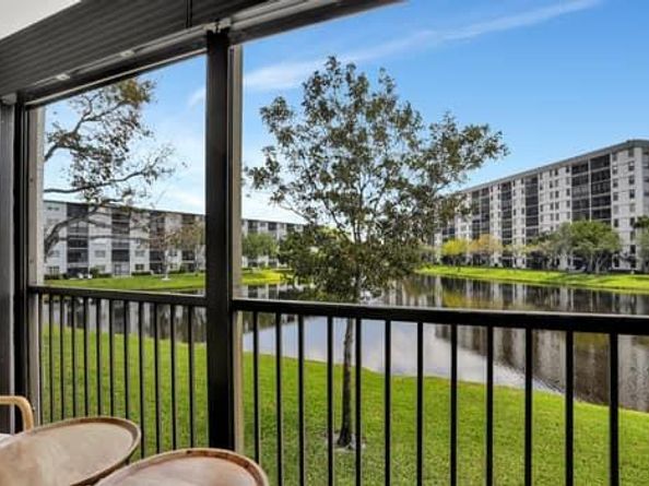 2228 N Cypress Bend Dr 210, Pompano Beach FL 33069