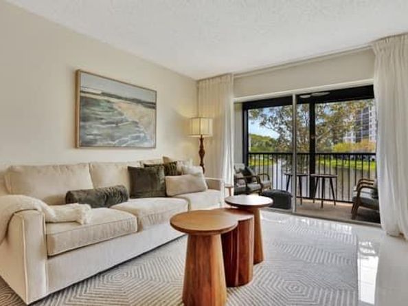 2228 N Cypress Bend Dr 210, Pompano Beach FL 33069