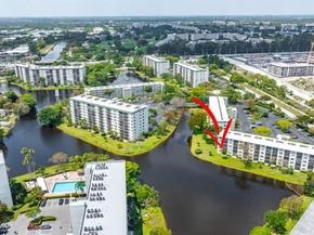 2228 N Cypress Bend Dr 210, Pompano Beach FL 33069
