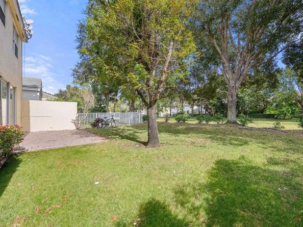 111 Berenger Walk, Royal Palm Beach FL 33414