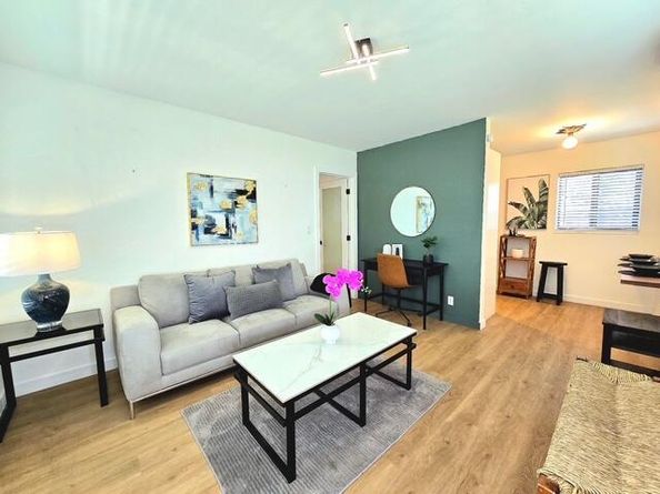 754 NE 40th Street, Oakland Park FL 33334