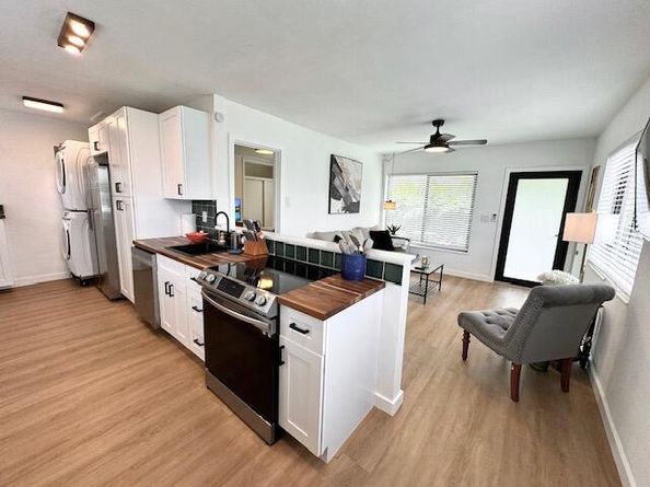 754 NE 40th Street, Oakland Park FL 33334