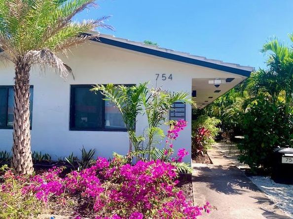 754 NE 40th Street, Oakland Park FL 33334